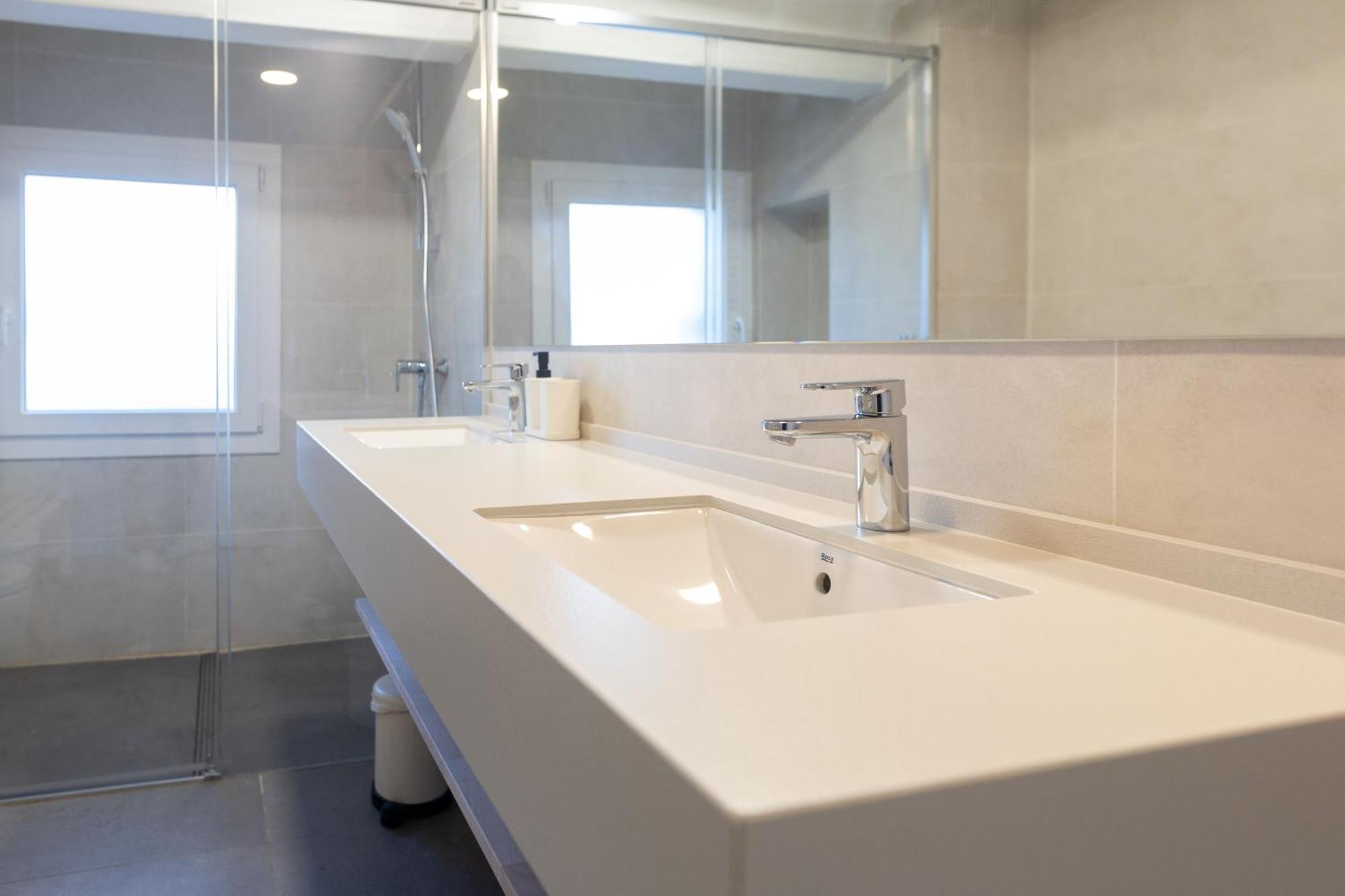 Suitur Beachfront Roc De Sant Gaieta Apartment *
